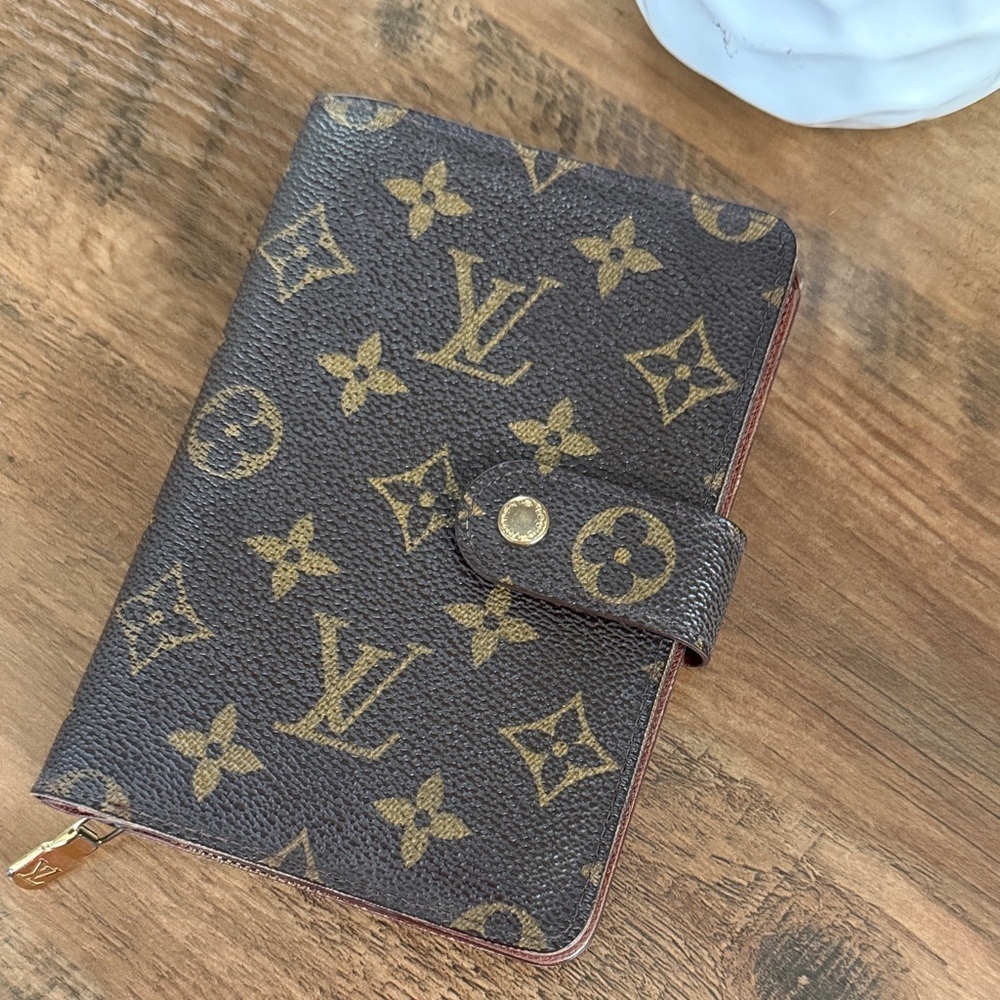 vintage Louis Vuitton Monogram Compact Zippé Wallet - Picture 2 of 16